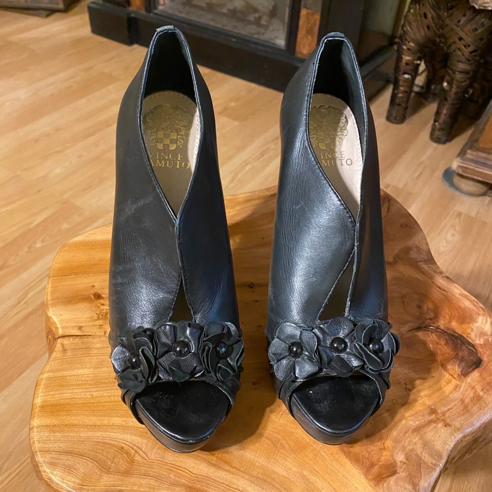 Vince Camuto Madelina platform floral bootie 7.5